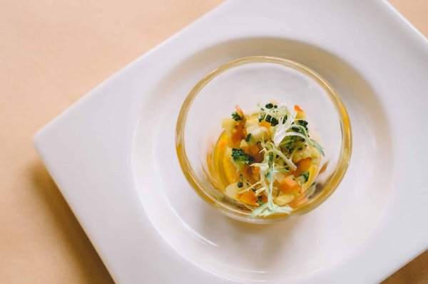 Comment préparer un curry thaï authentique avec des pâtes de curry faites maison?