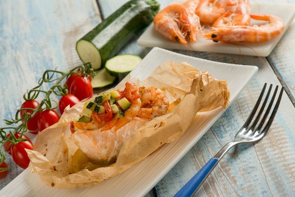 Comment cuisiner des pâtes à base de courgettes pour un repas sans gluten et faible en calories?